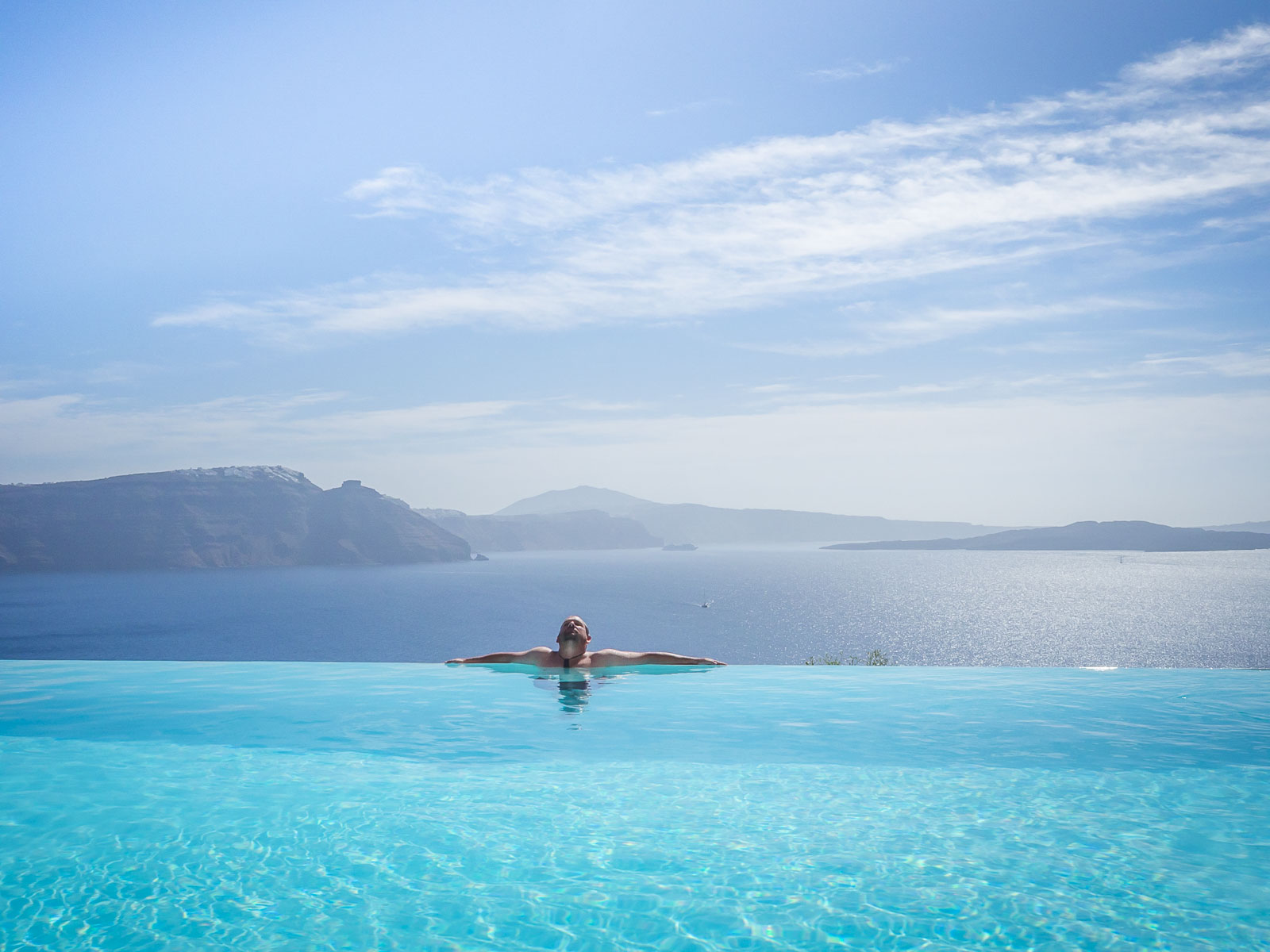 Where to Stay in Santorini: Best Hotels and Towns for 2022