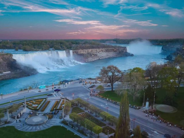 How to Get From Toronto to Niagara Falls - Bus, Train, Transit, And Car